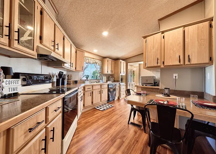 W Powell Views- 90' Extra Long Driveway Country house *